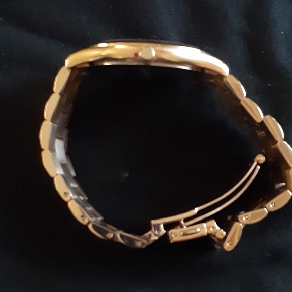 Watch - Picture 3 of 5